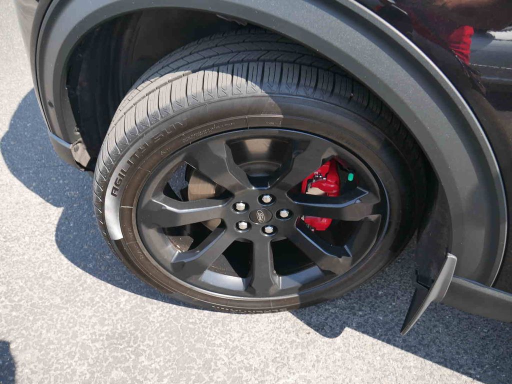2022 Ford Explorer ST photo 10