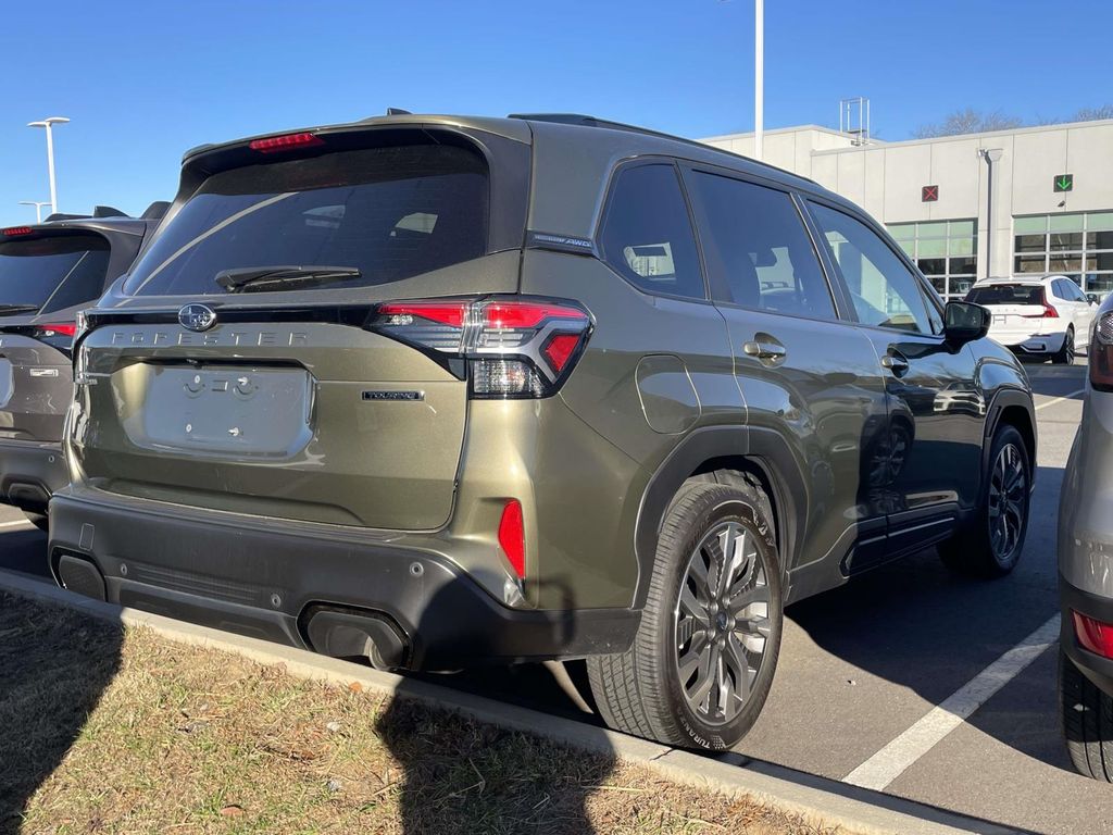 2025 Subaru Forester Touring photo 4