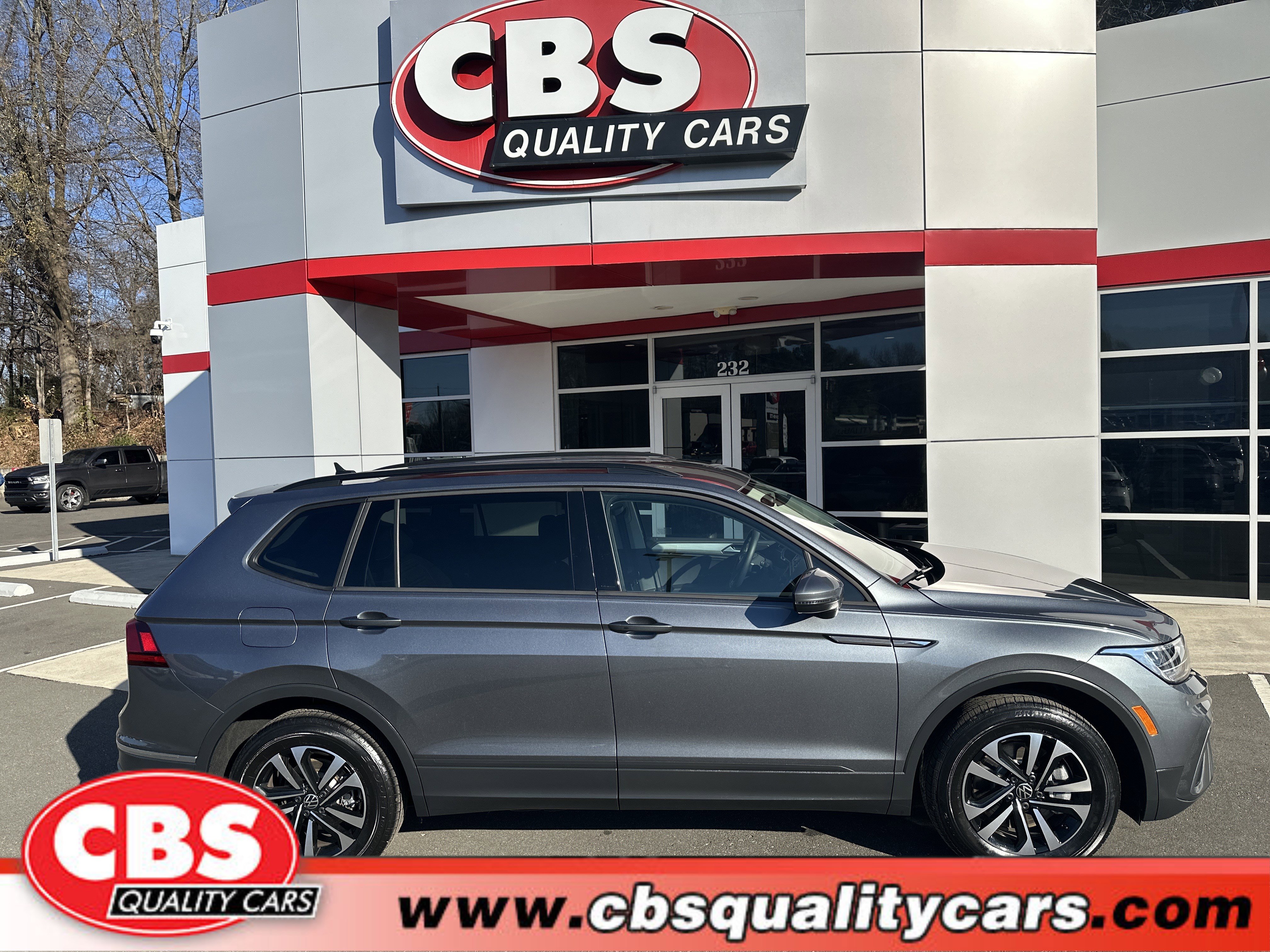 2024 Volkswagen Tiguan S's photo