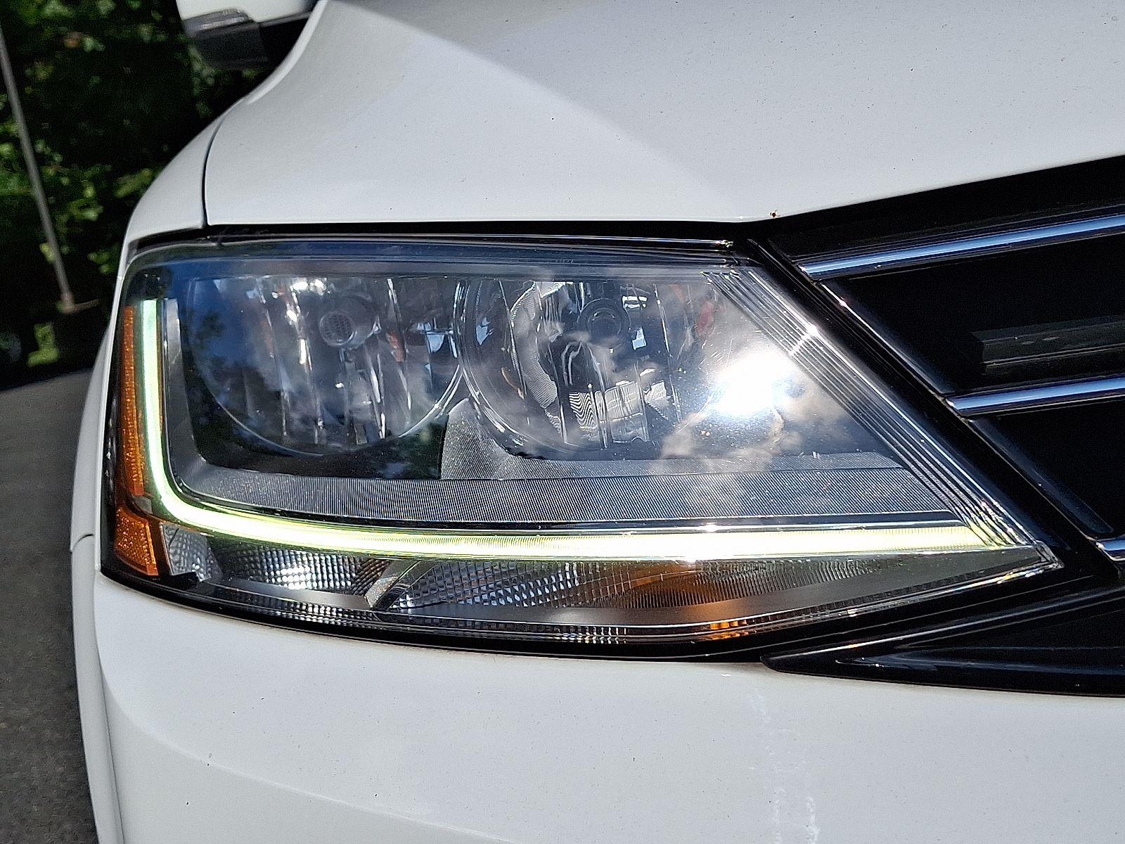 2017 Volkswagen Jetta 1.8T SEL photo 8