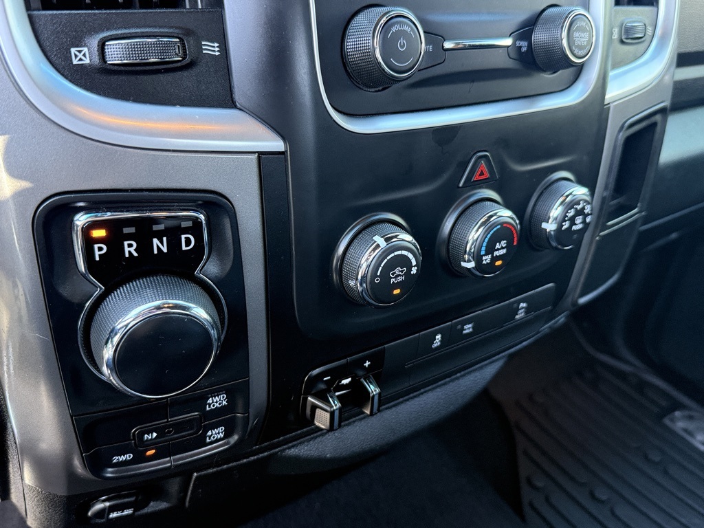2022 Ram 1500 Classic Warlock photo 10