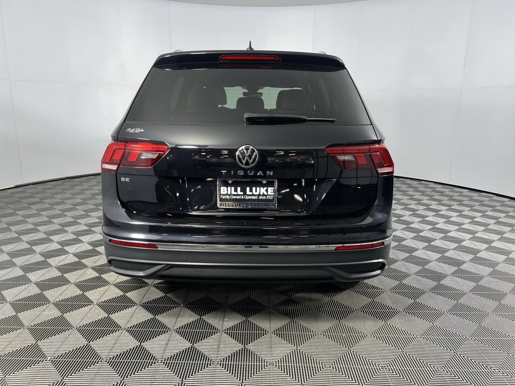2023 Volkswagen Tiguan SE photo 3