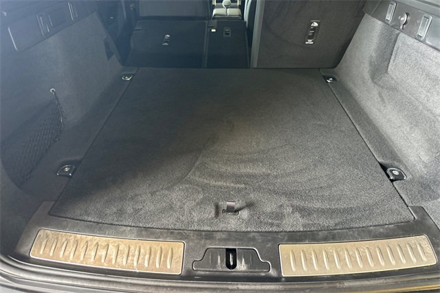 2025 Land Rover Range Rover Velar SE photo 14