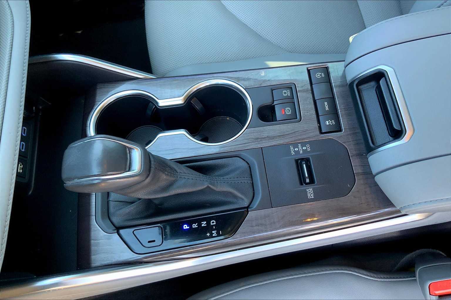 2022 Toyota Highlander Platinum photo 13