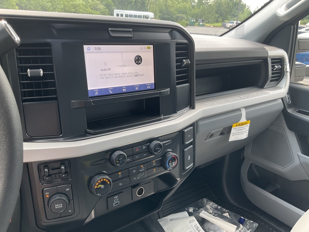 2025 Ford F-350 XL photo 3