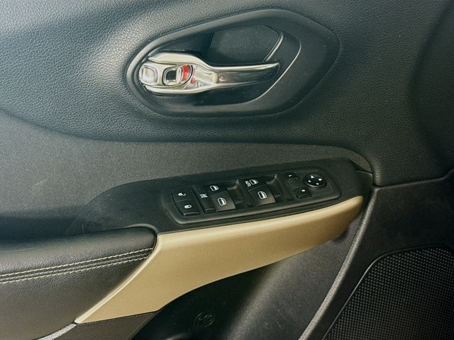 2018 Jeep Cherokee Latitude photo 14