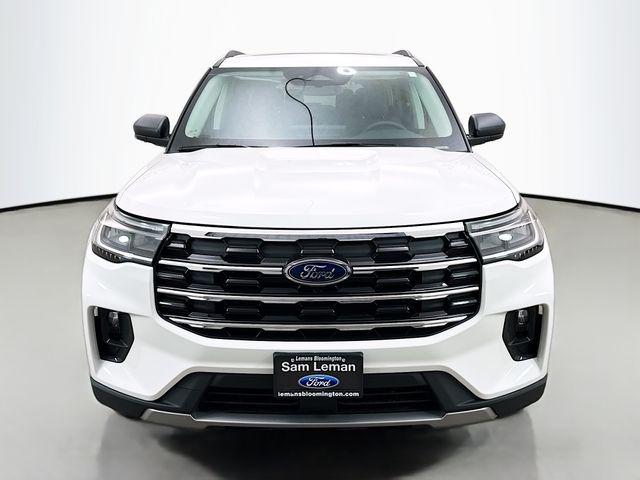 2025 Ford Explorer photo 2