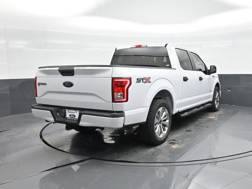 2017 Ford F-150 XLT photo 3