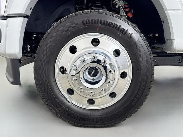 2025 Ford F-450 photo 32