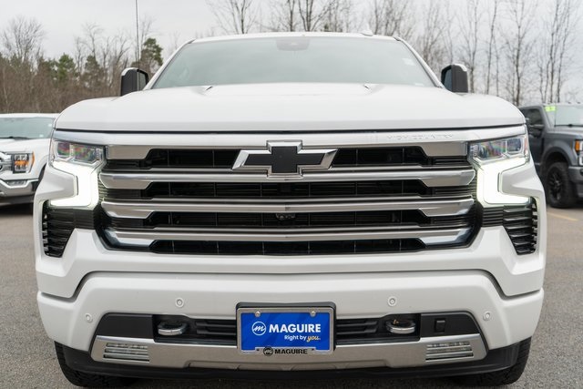 2023 Chevrolet Silverado 1500 High Country Sport photo 3