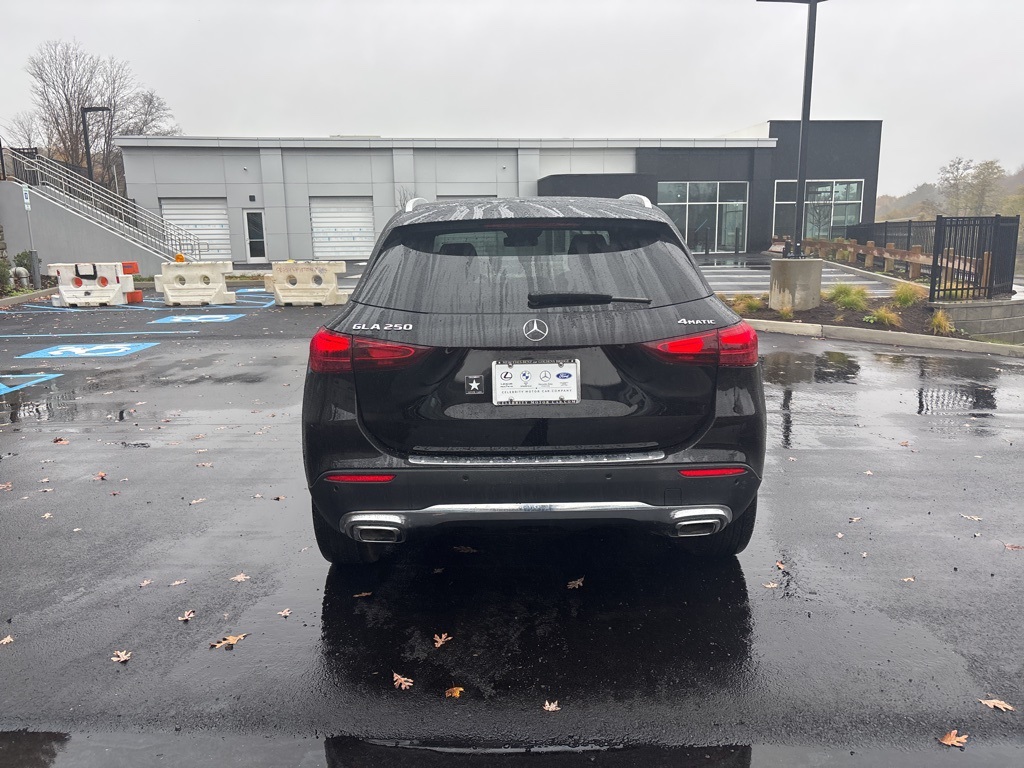 2025 Mercedes Benz GLA 250 4MATIC photo 4