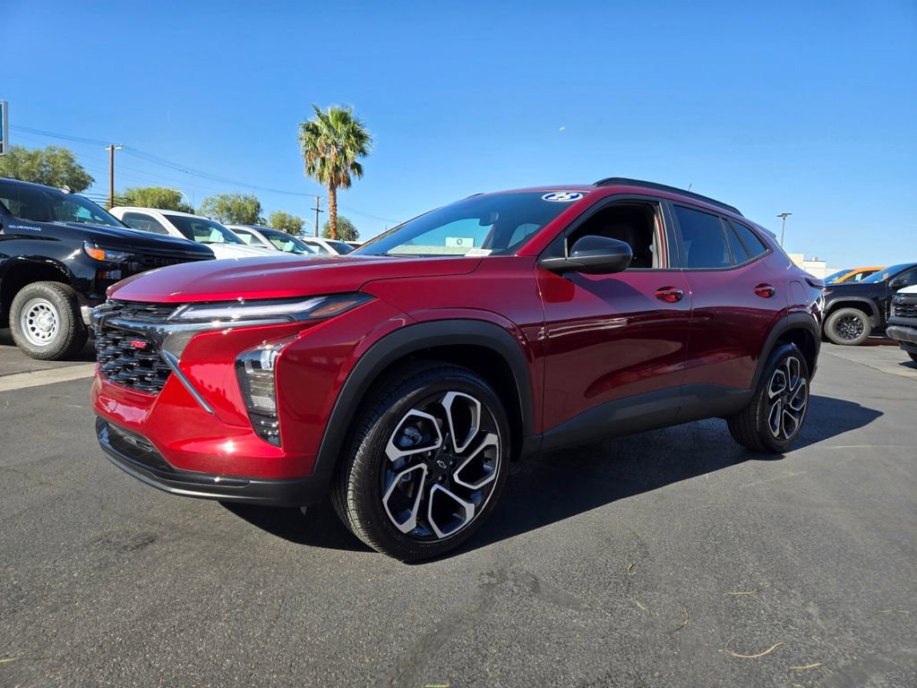 2025 Chevrolet Trax photo 2