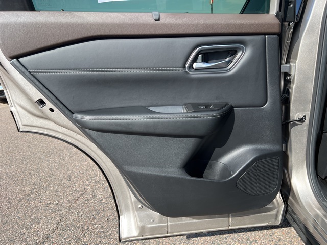 2023 Nissan Rogue Platinum photo 35