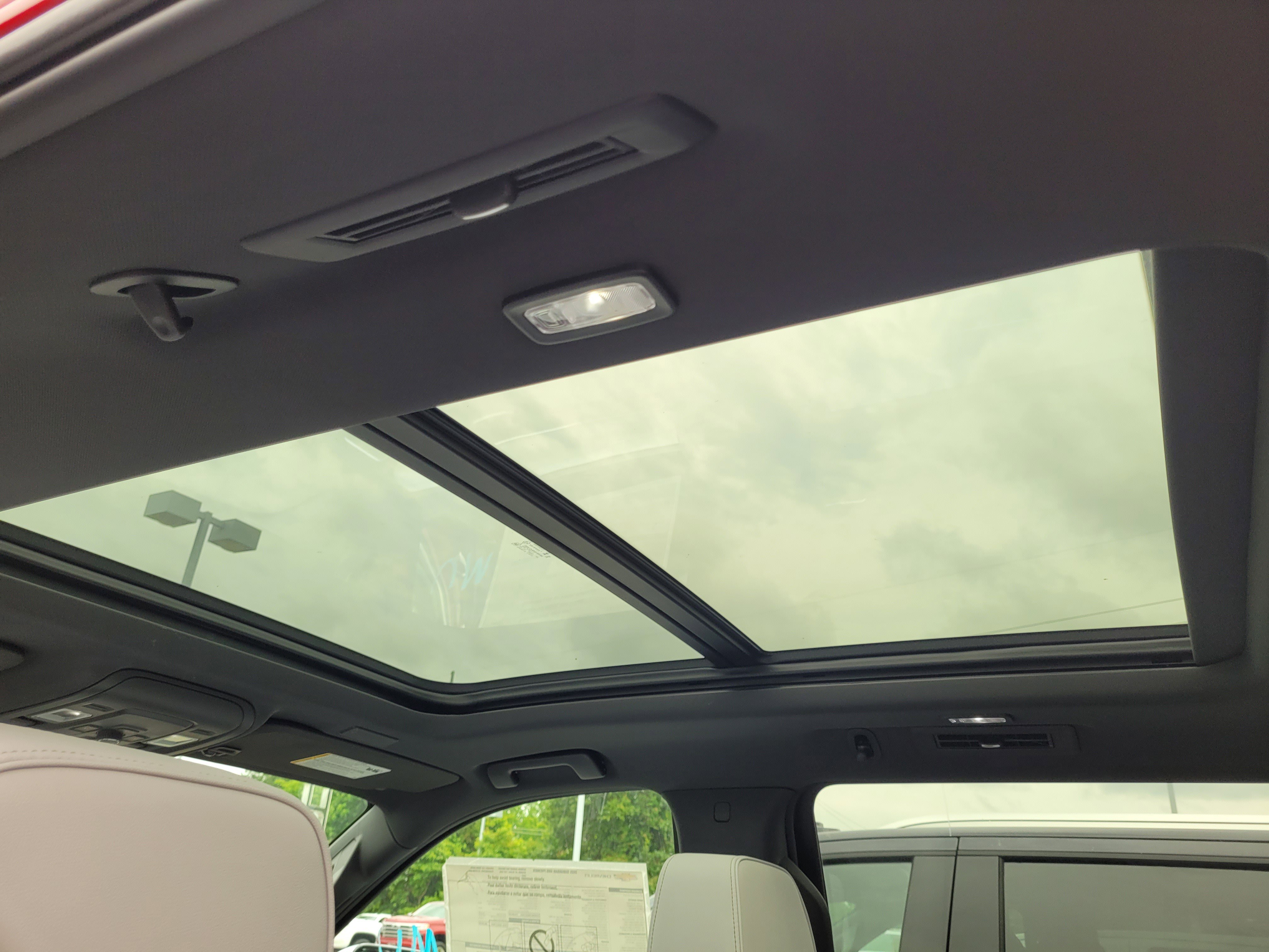 2025 Chevrolet Suburban Premier photo 3