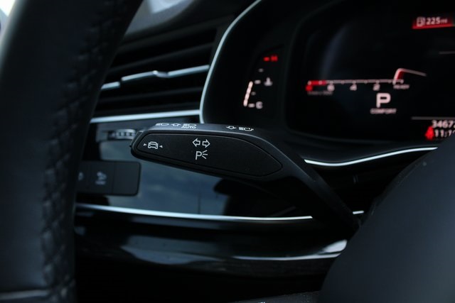 2023 Audi Q7 55 Premium Plus photo 10