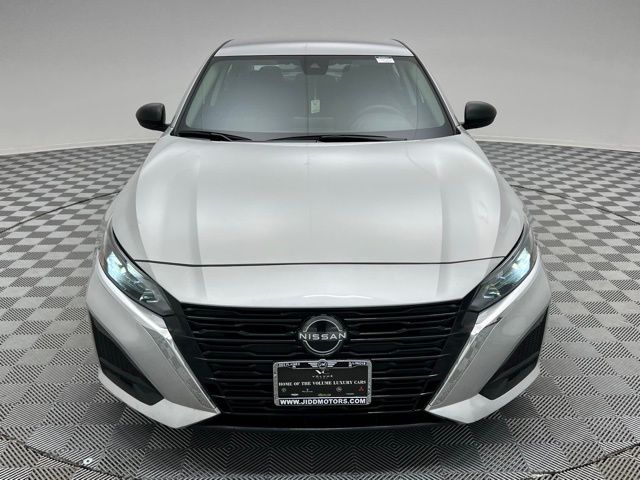 2024 Nissan Altima 2.5 SV photo 2