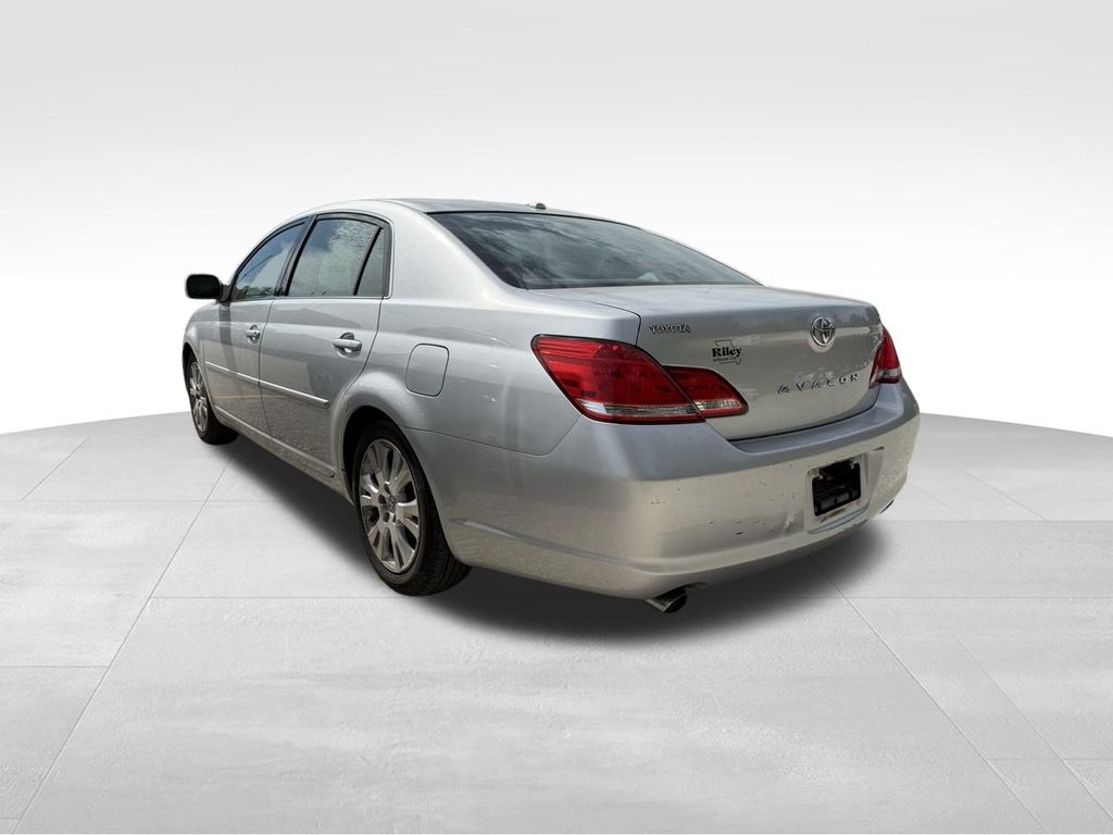 2010 Toyota Avalon XLS photo 5