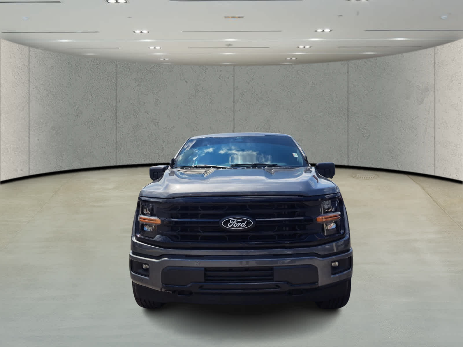 2024 Ford F-150 XLT photo 2