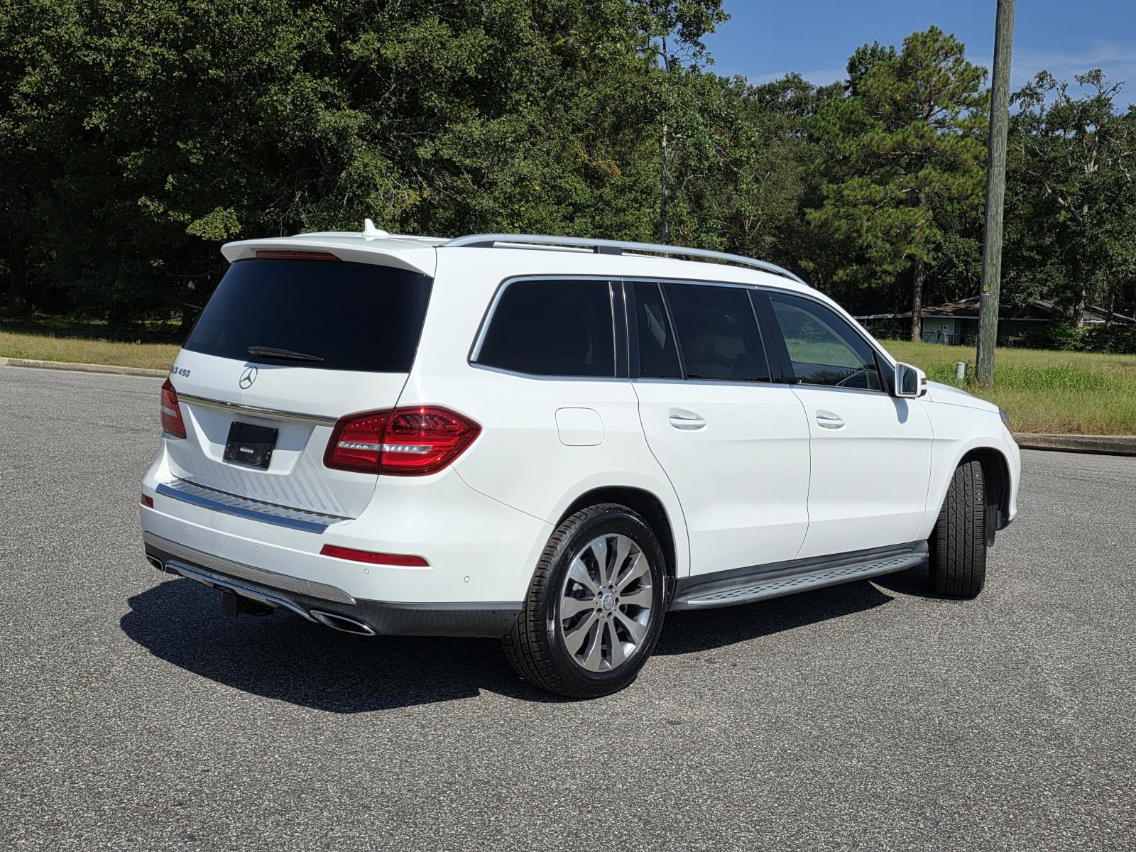 2017 Mercedes Benz GLS 450 4MATIC photo 4