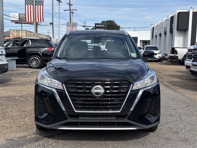 2023 Nissan Kicks SV photo 2