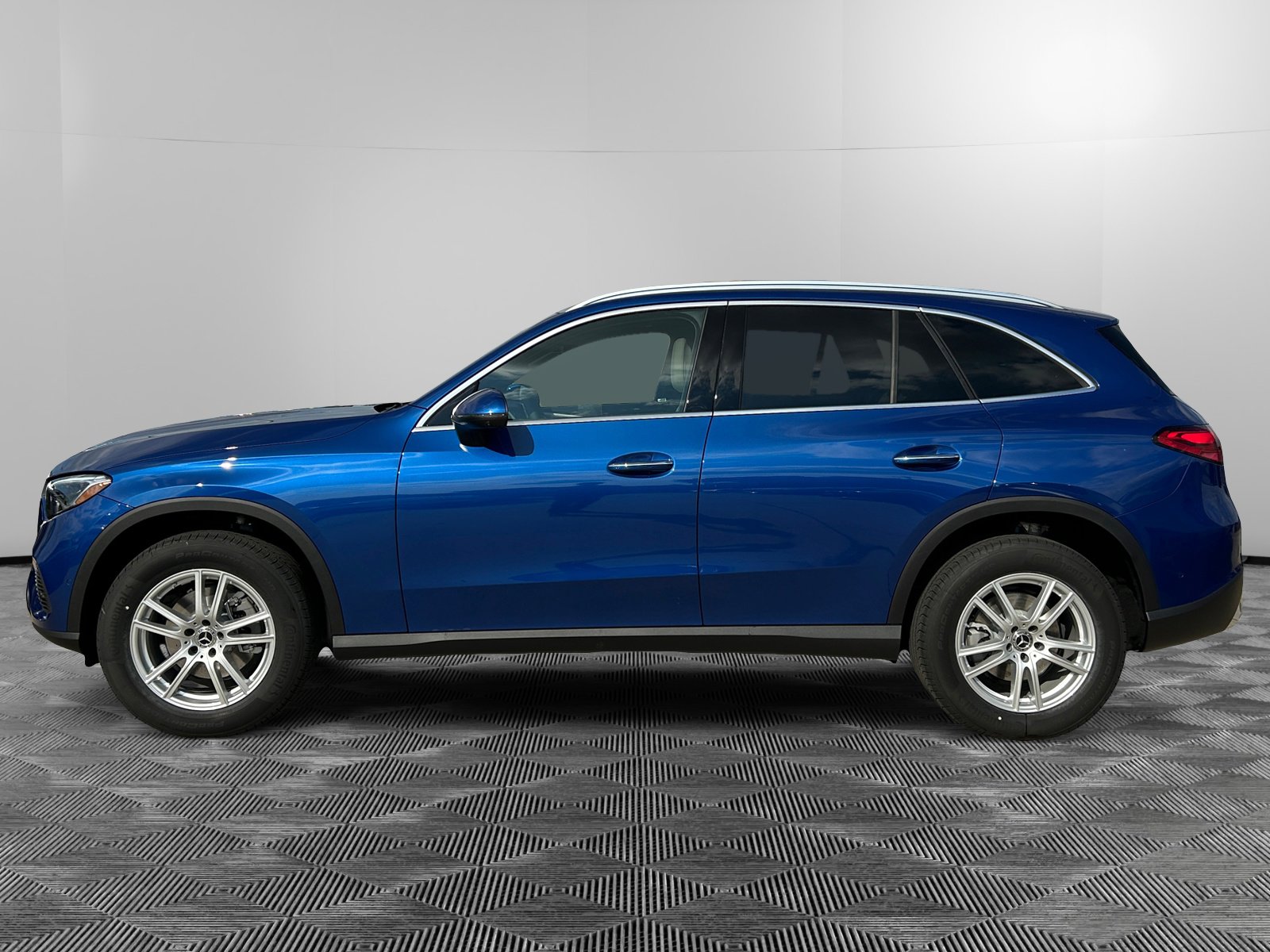 2026 Mercedes Benz GLC 300 4MATIC photo 2
