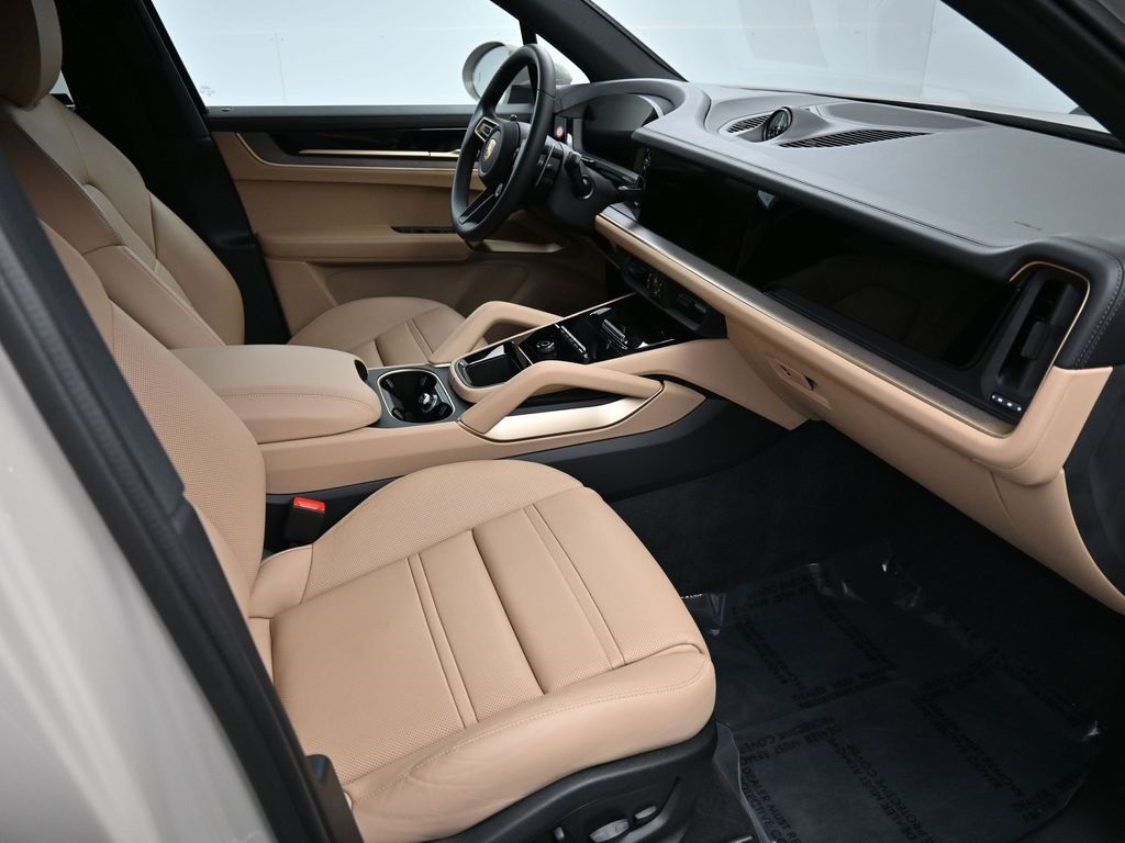 2025 Porsche Cayenne E-Hybrid S photo 10