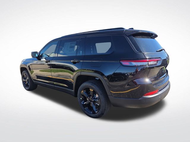 2025 Jeep Grand Cherokee Limited photo 3