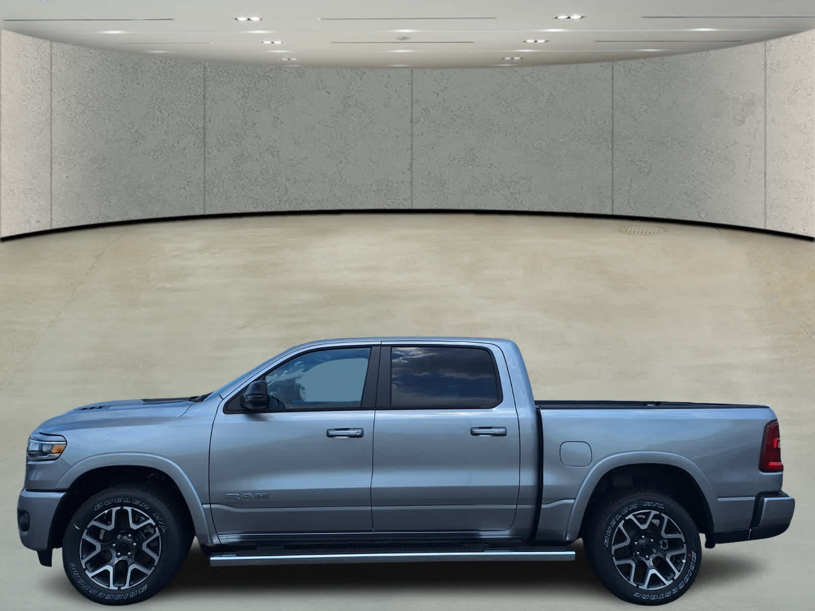 2025 Ram 1500 Laramie photo 2