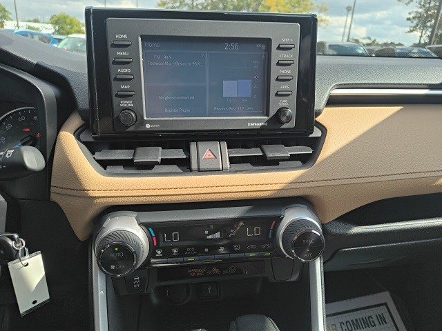 2022 Toyota RAV4 LE photo 22
