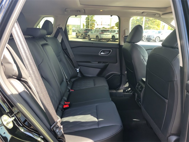2026 Nissan Rogue Platinum photo 16