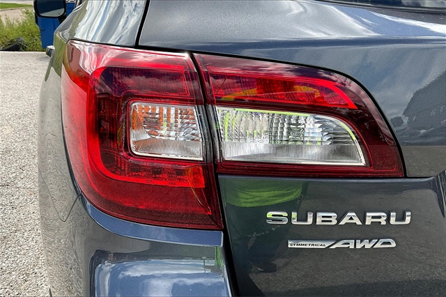 2018 Subaru Outback 2.5i Premium photo 31