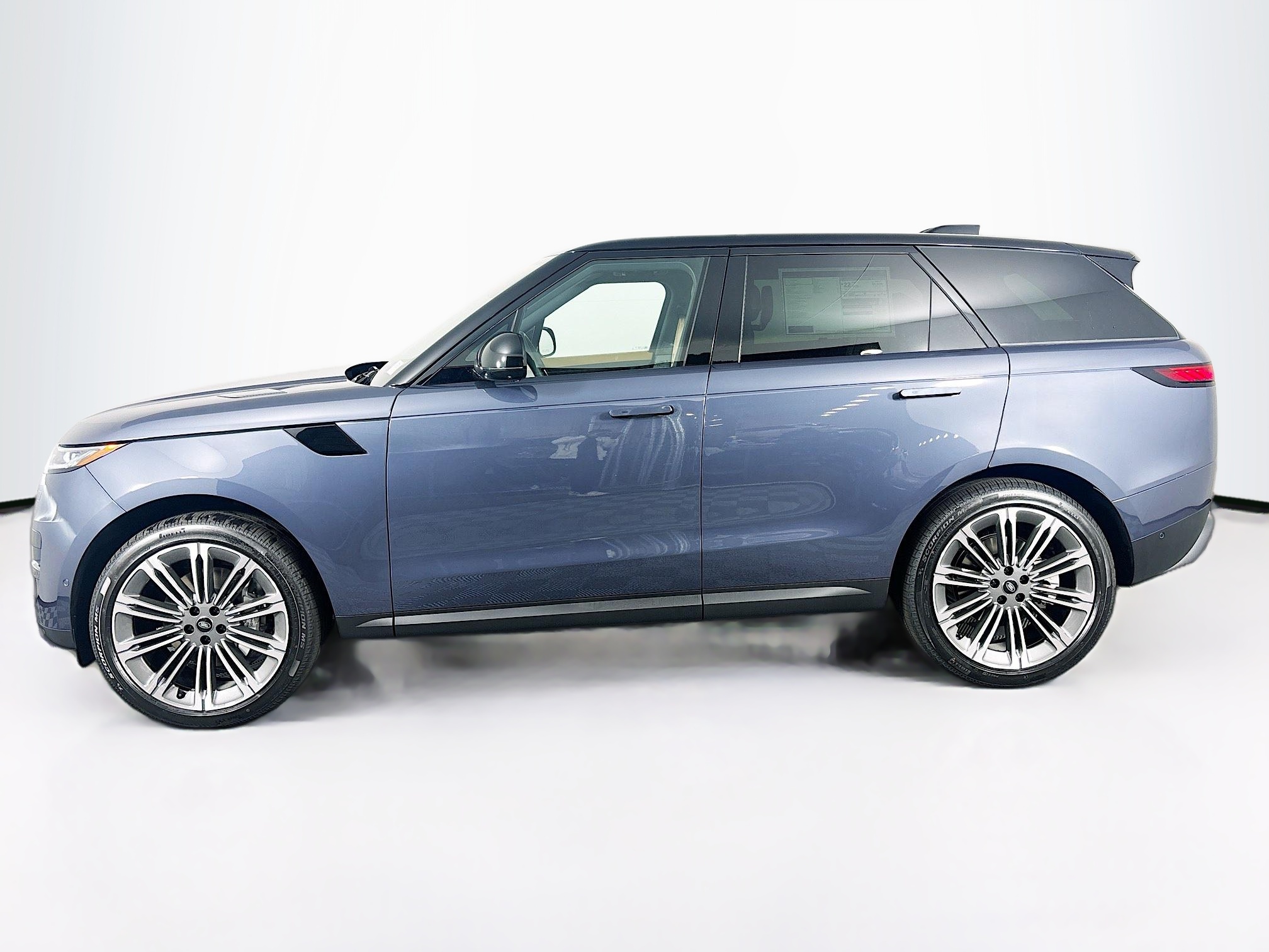 2025 Land Rover Range Rover Sport SE photo 8