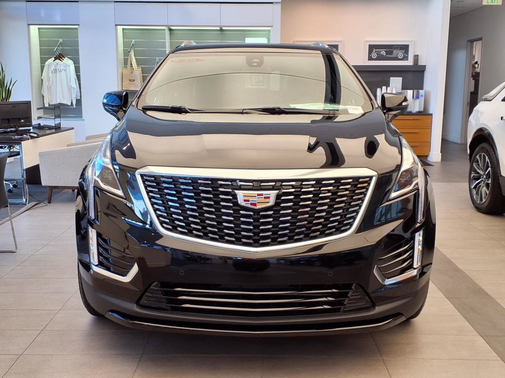 2025 Cadillac XT5 Luxury photo 2