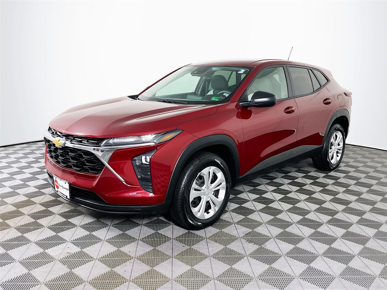 2024 Chevrolet Trax LS photo 3