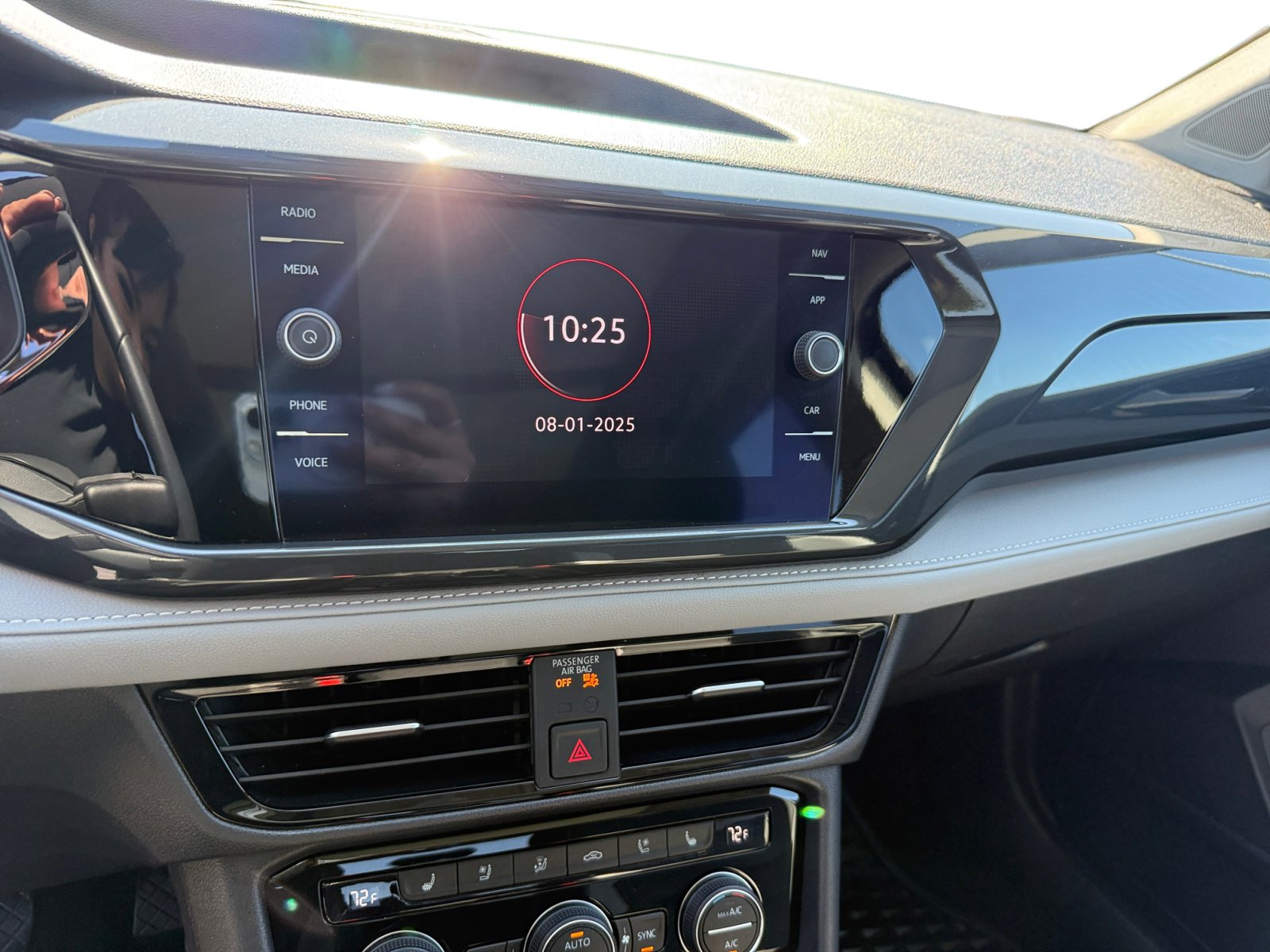 2022 Volkswagen Taos SEL photo 11
