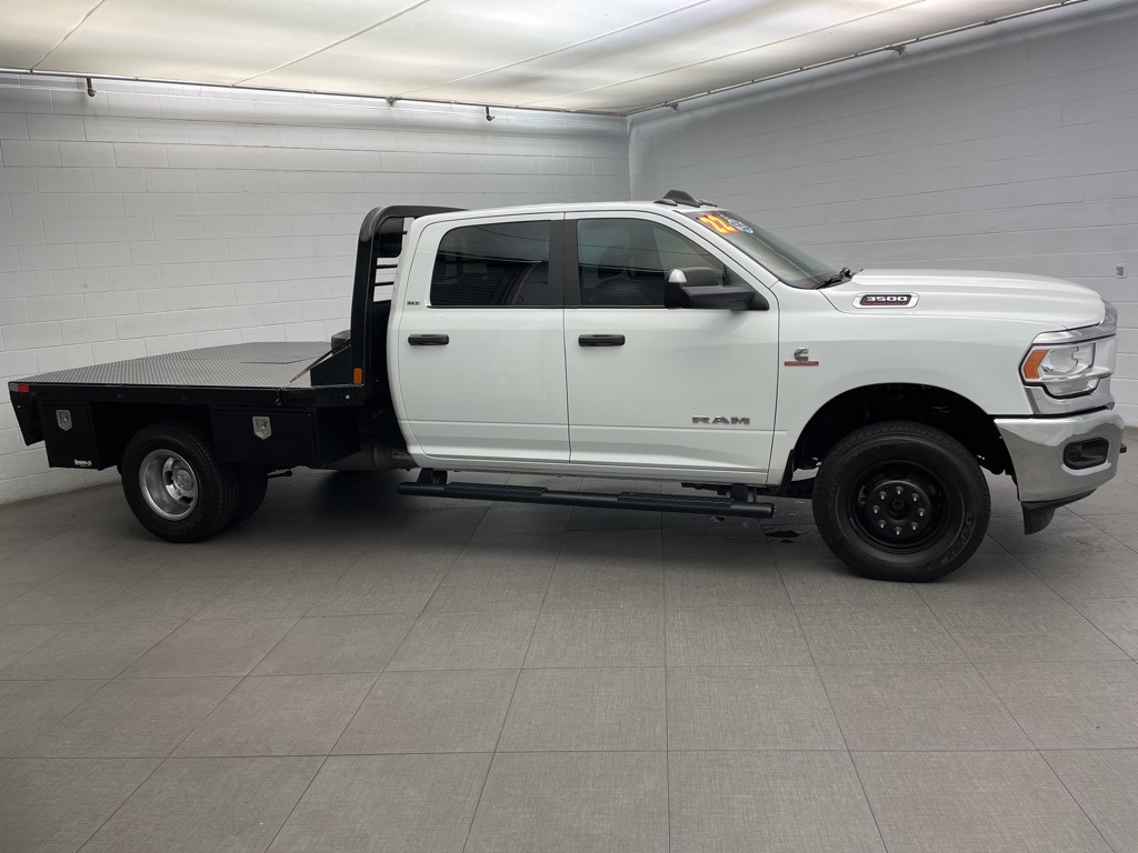 2022 Ram 3500 SLT photo 3
