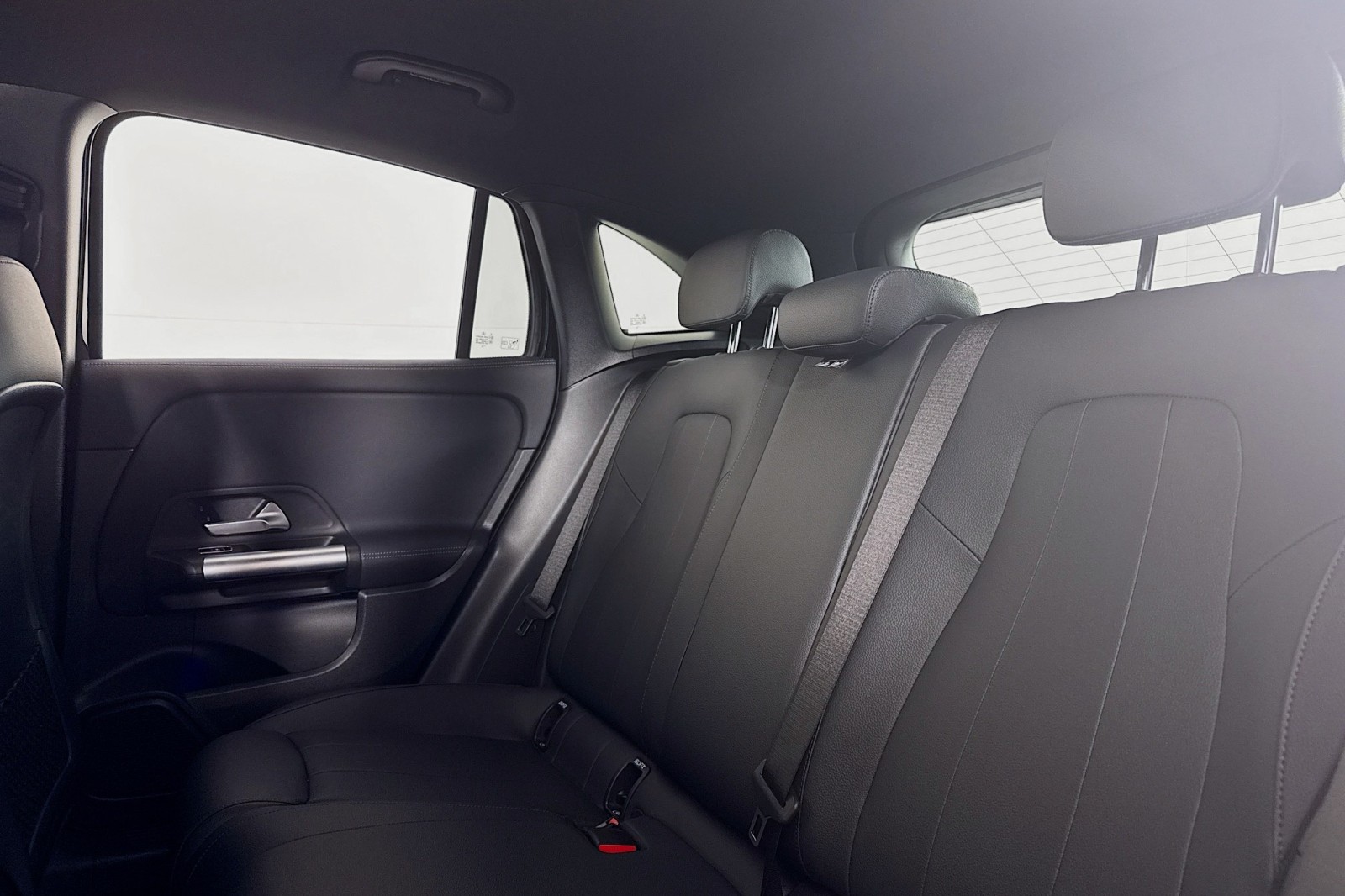 2025 Mercedes Benz GLA 250 photo 7