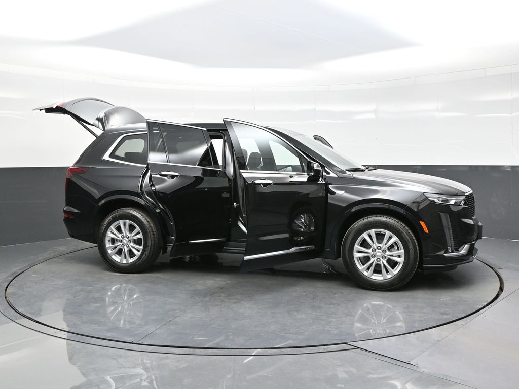 2025 Cadillac XT6 Luxury photo 38