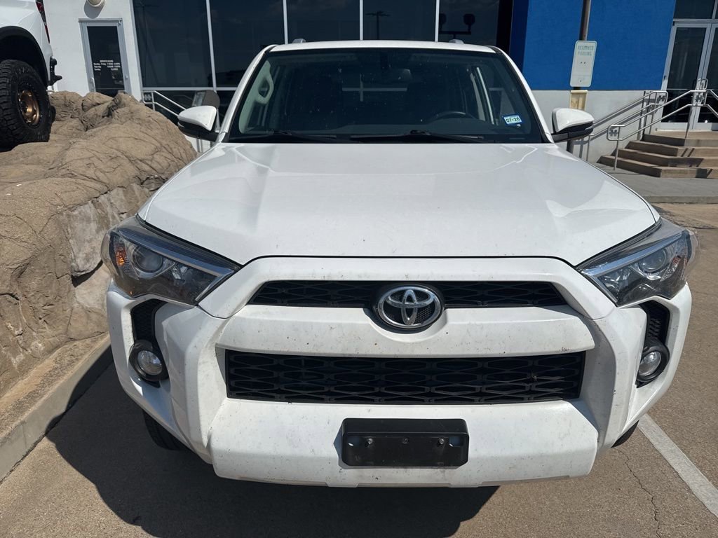 2016 Toyota 4Runner SR5 photo 2
