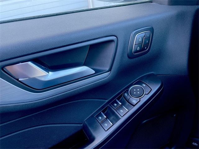 2024 Ford Escape Platinum photo 3