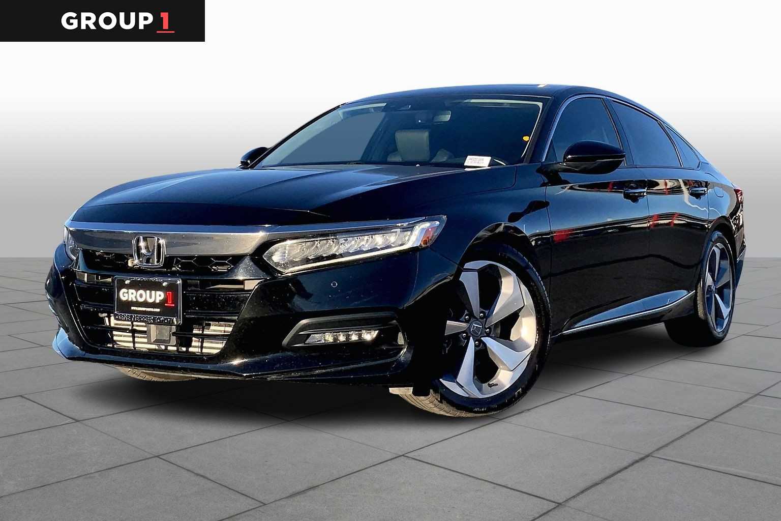 2018 Honda Accord Touring's photo