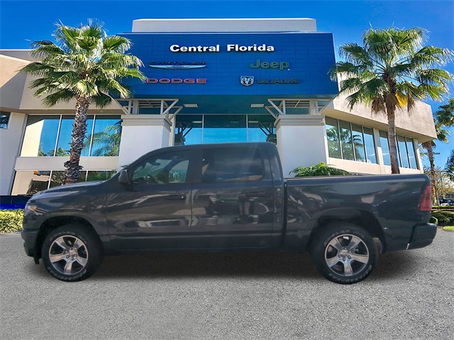 2025 Ram 1500 Tradesman photo 4