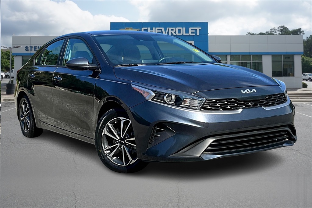 2023 Kia Forte LXS photo 3