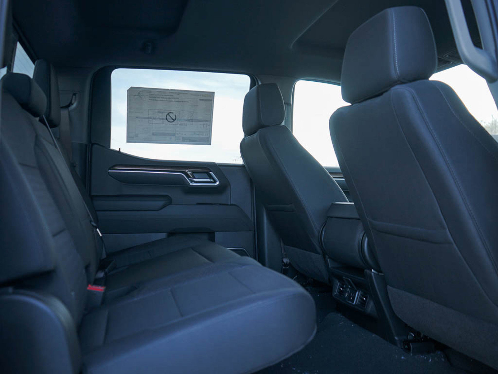 2025 Chevrolet Silverado 1500 LT photo 9