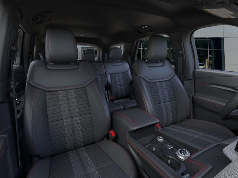 2025 Ford Explorer ST-Line photo 8