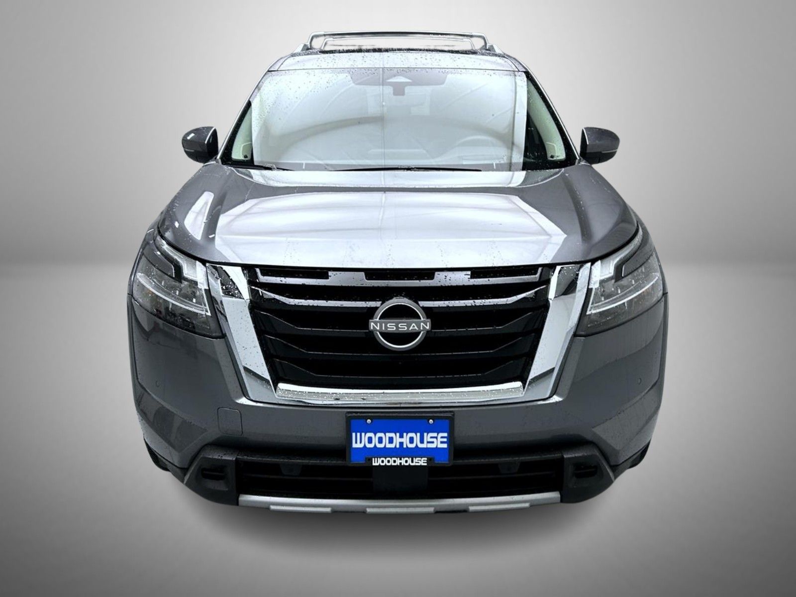 2023 Nissan Pathfinder Platinum photo 2