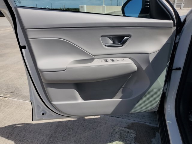 2026 Hyundai Kona SEL photo 12