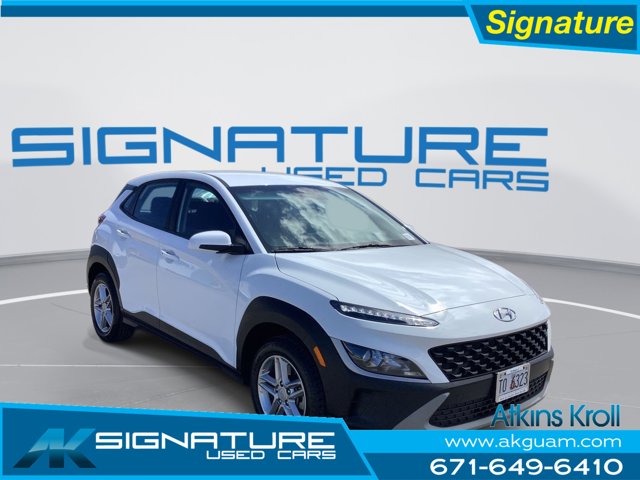 Used 2023 White Hyundai SE image 1