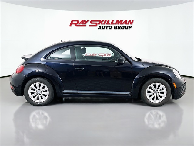 2018 Volkswagen Beetle S photo 5