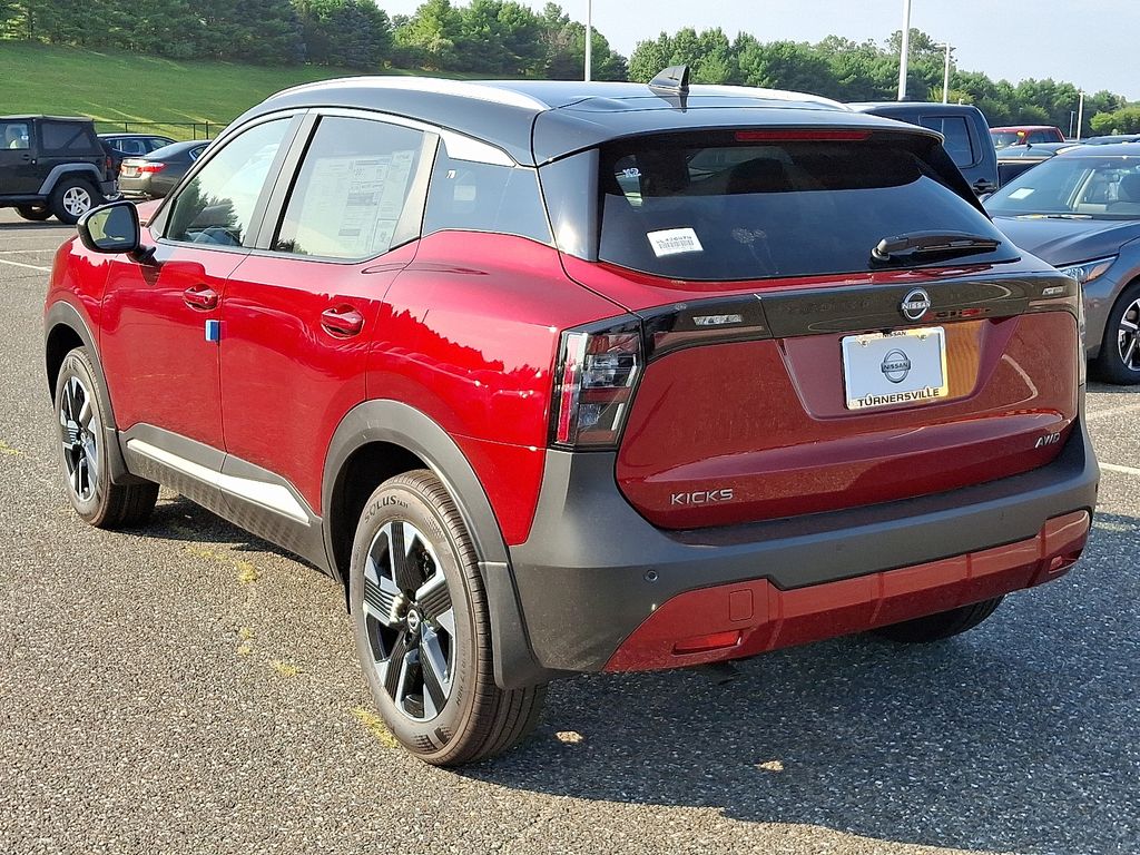 2025 Nissan Kicks SV photo 2
